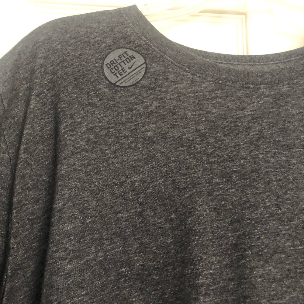 Men’s Nike T-shirt’s; size XXL; color: gray - Picture 2 of 5